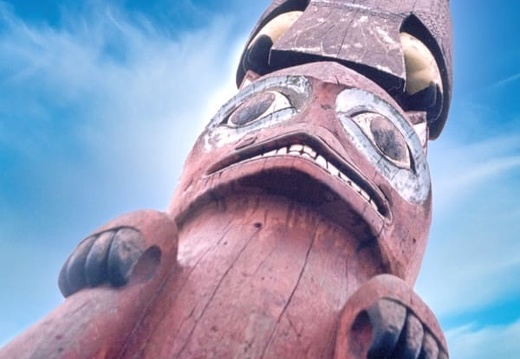 2001-06-United-States-Alaska-totempole