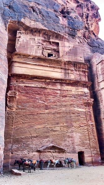 2022-11-Middle-East-Jordan-Petra-01_v31.jpeg